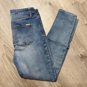 •WHITE HOUSE BLACK MARKET• ANKLE SKINNY JEANS